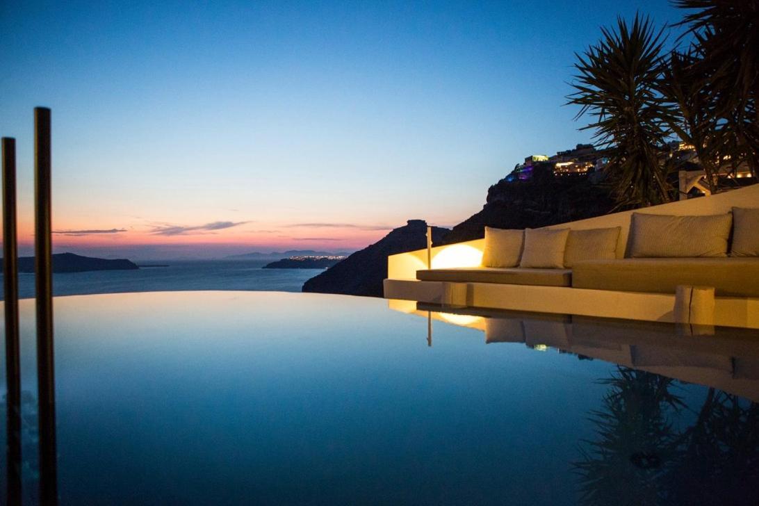 Porto Fira Suites Exteriör bild