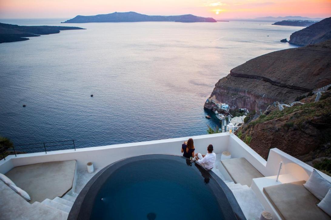 Porto Fira Suites Exteriör bild