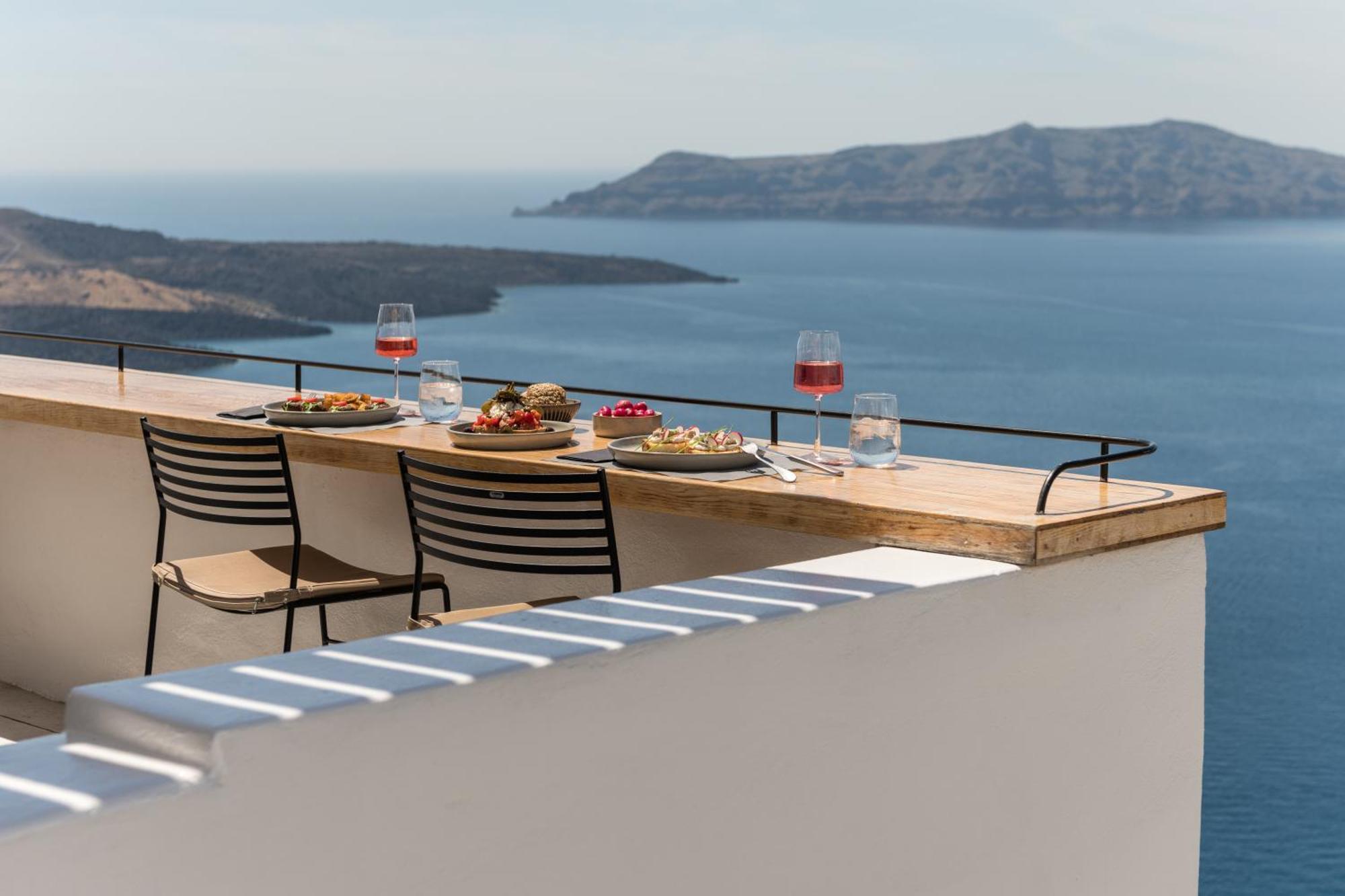 Porto Fira Suites Exteriör bild