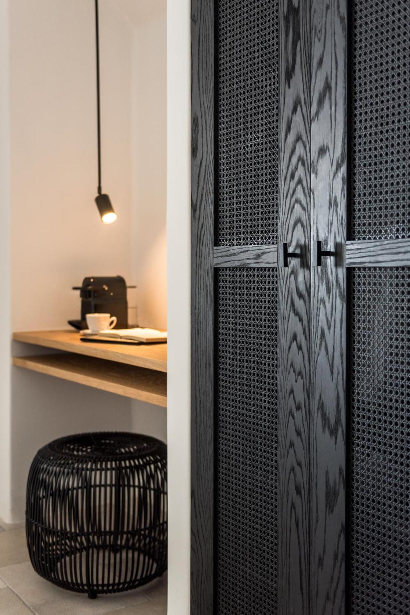 Porto Fira Suites Exteriör bild