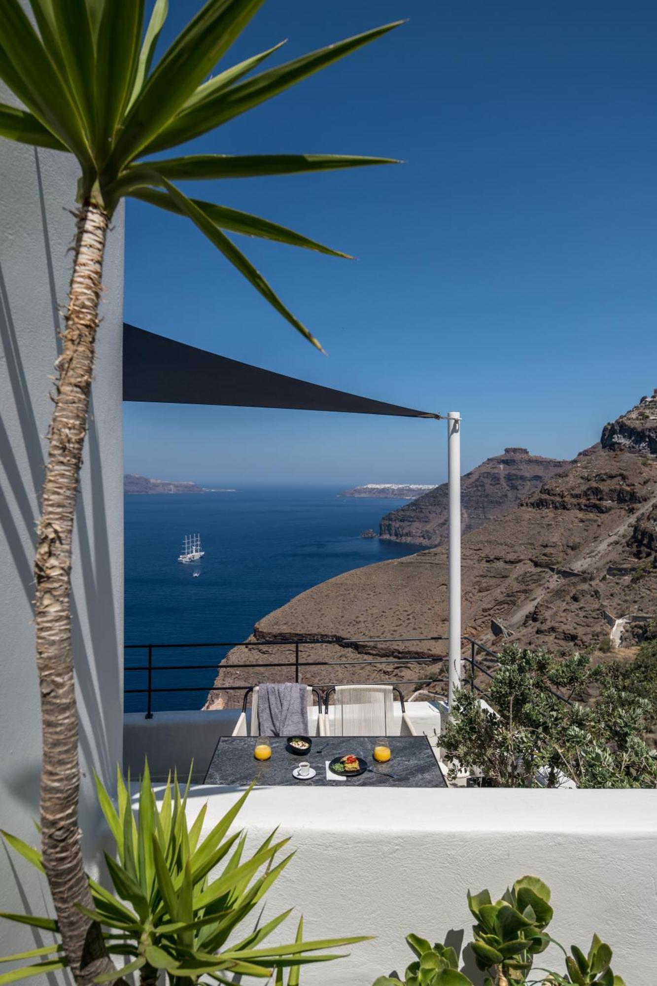 Porto Fira Suites Exteriör bild