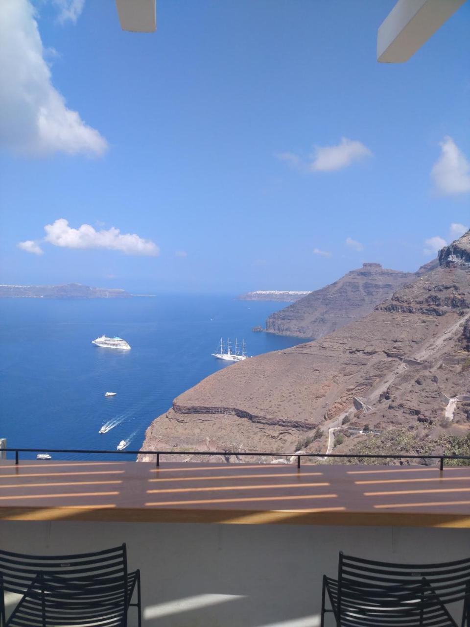Porto Fira Suites Exteriör bild